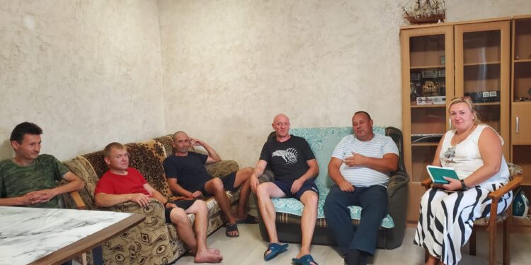 Помощь людям в СЖС